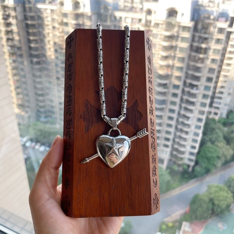 Ch**me He**ts necklaces